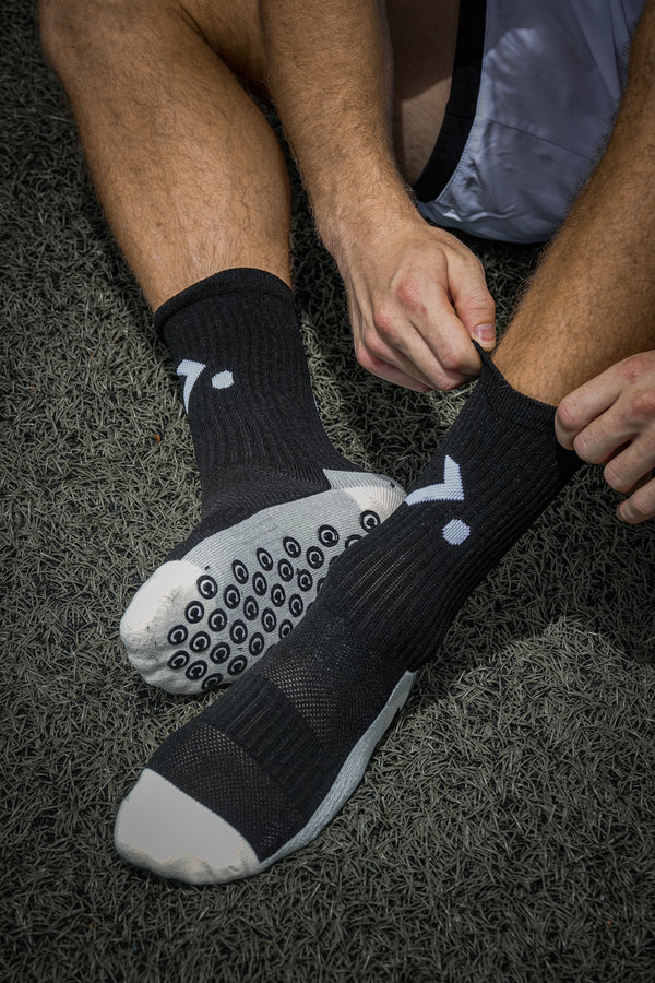 XEO Sports Performance Grip Socks- Black